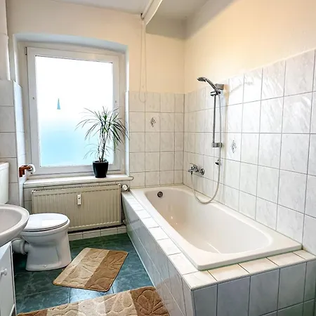 Zentrale Ferienwohnung Mit Gartennutzung Schwerin  Exterior photo