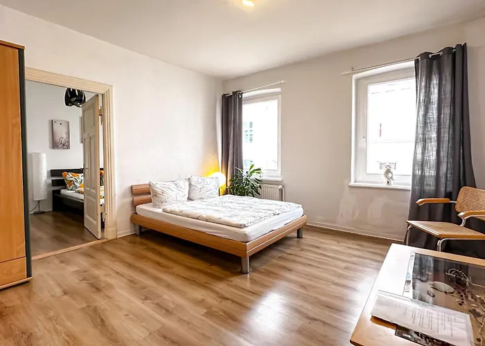 Zentrale Ferienwohnung Mit Gartennutzung